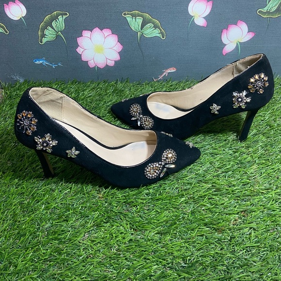 Embroidered Heels Size - 235/ 37 - Picture 4 of 10